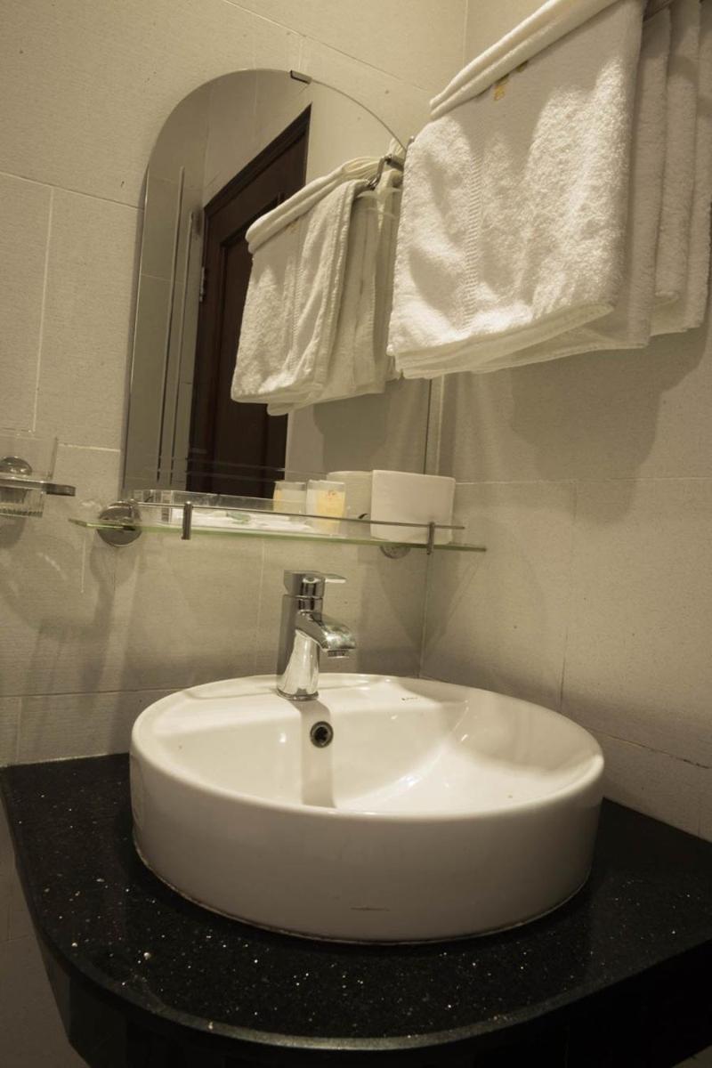 Kim Long Chau Hotel Хошимин Екстериор снимка